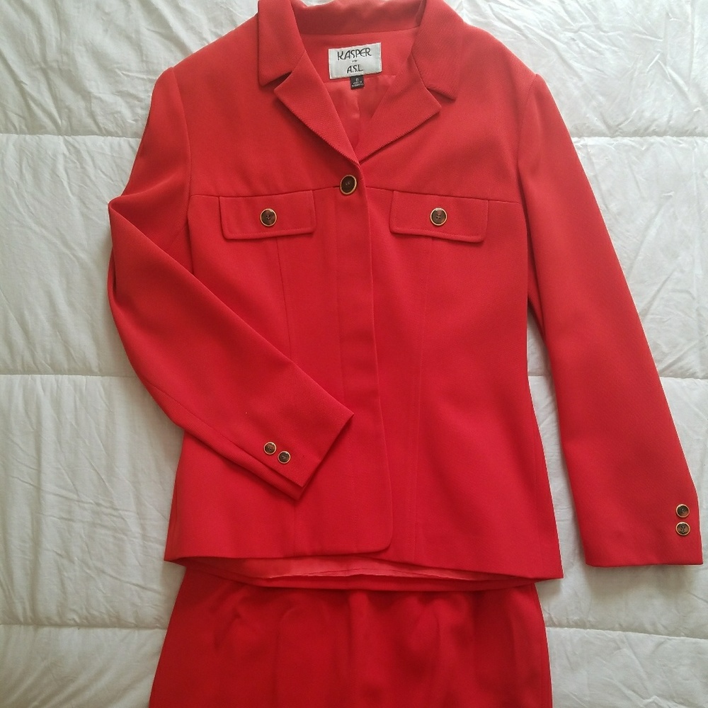 Kasper women's two-piece skirt suit